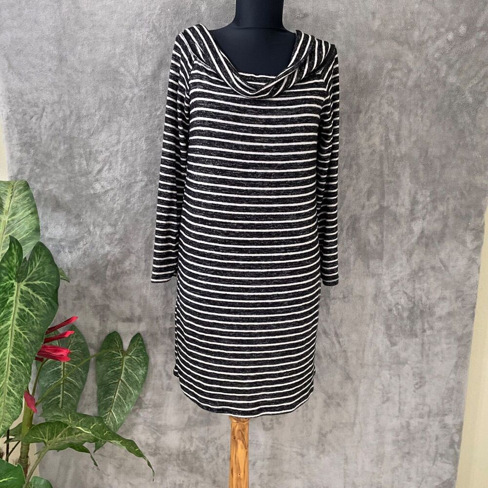 NWT Everly stretch Jersey Knit Dress women’s size M Striped cowl neck Long Slv.